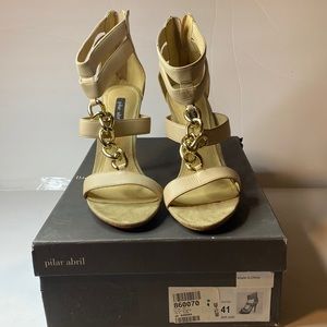 Pilar Abril Michelangela heel sandals size 10.5
